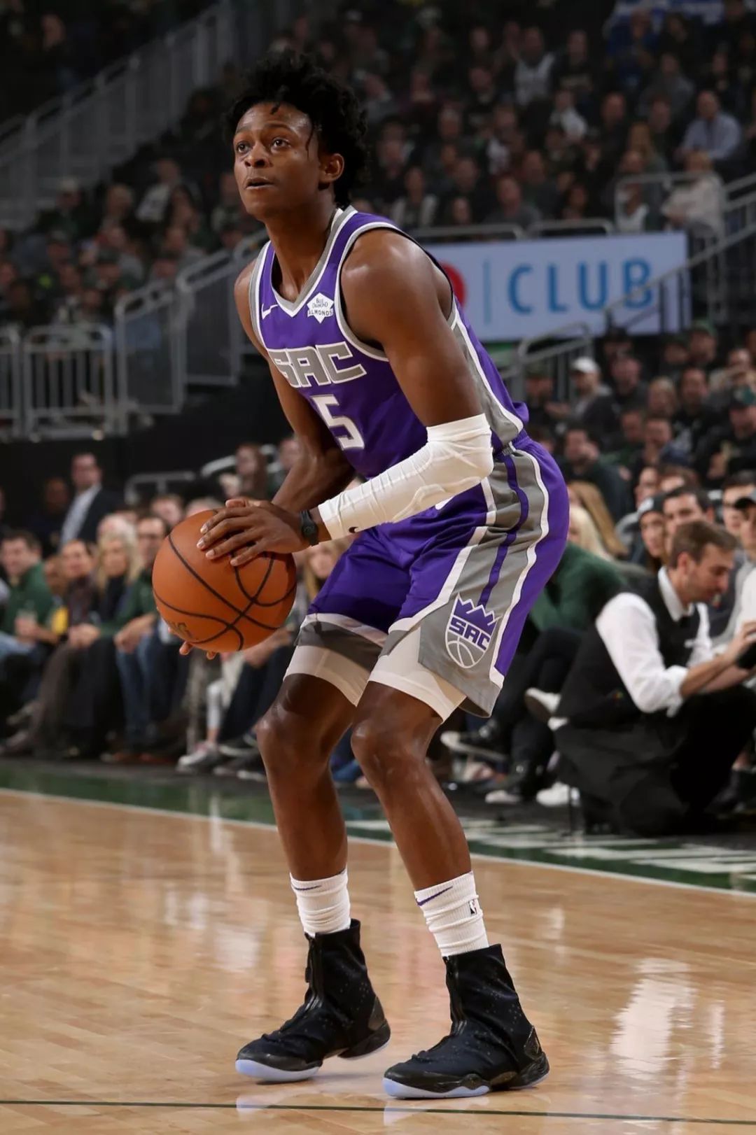 尽管他是场 尽管他是场